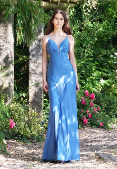 Langes Abendkleid mit Cut-outs.